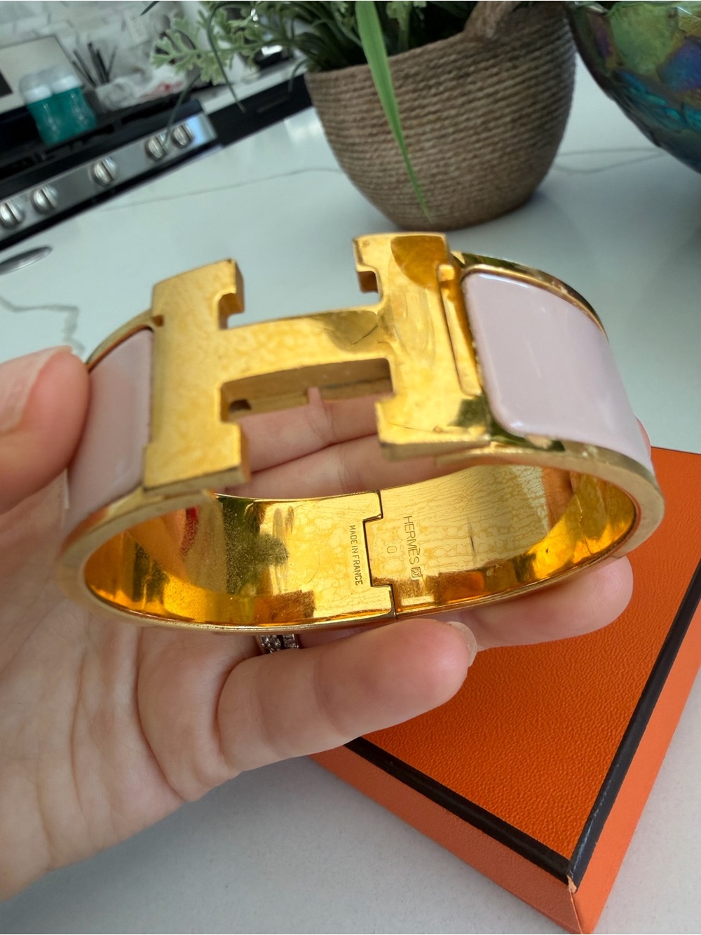 Hermès Clic Clac H Medium Enamel Bracelet Bangle in Lavender Mauve Gold RARE 💜 - Picture 6 of 10